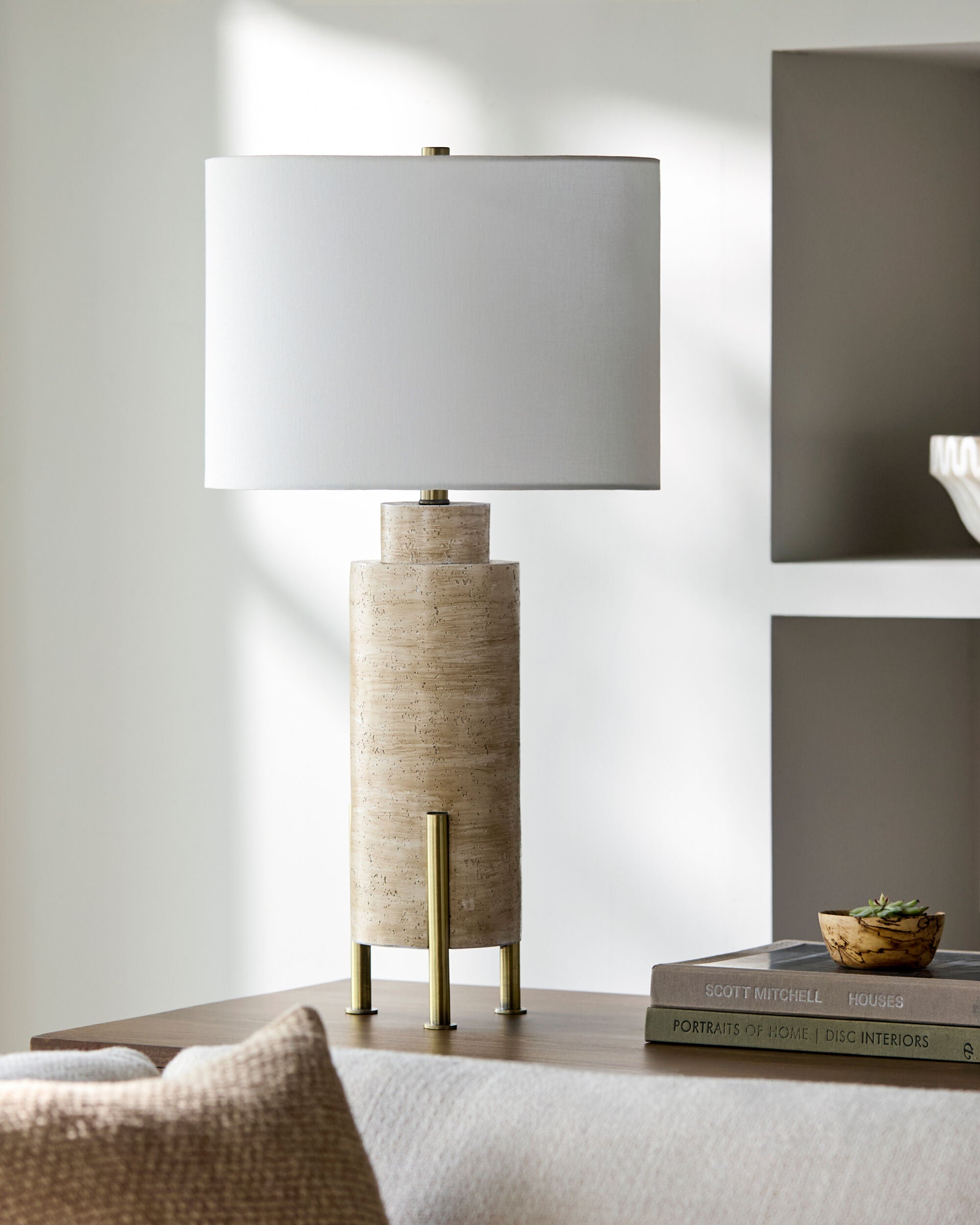 Ongato Accent Table Lamp