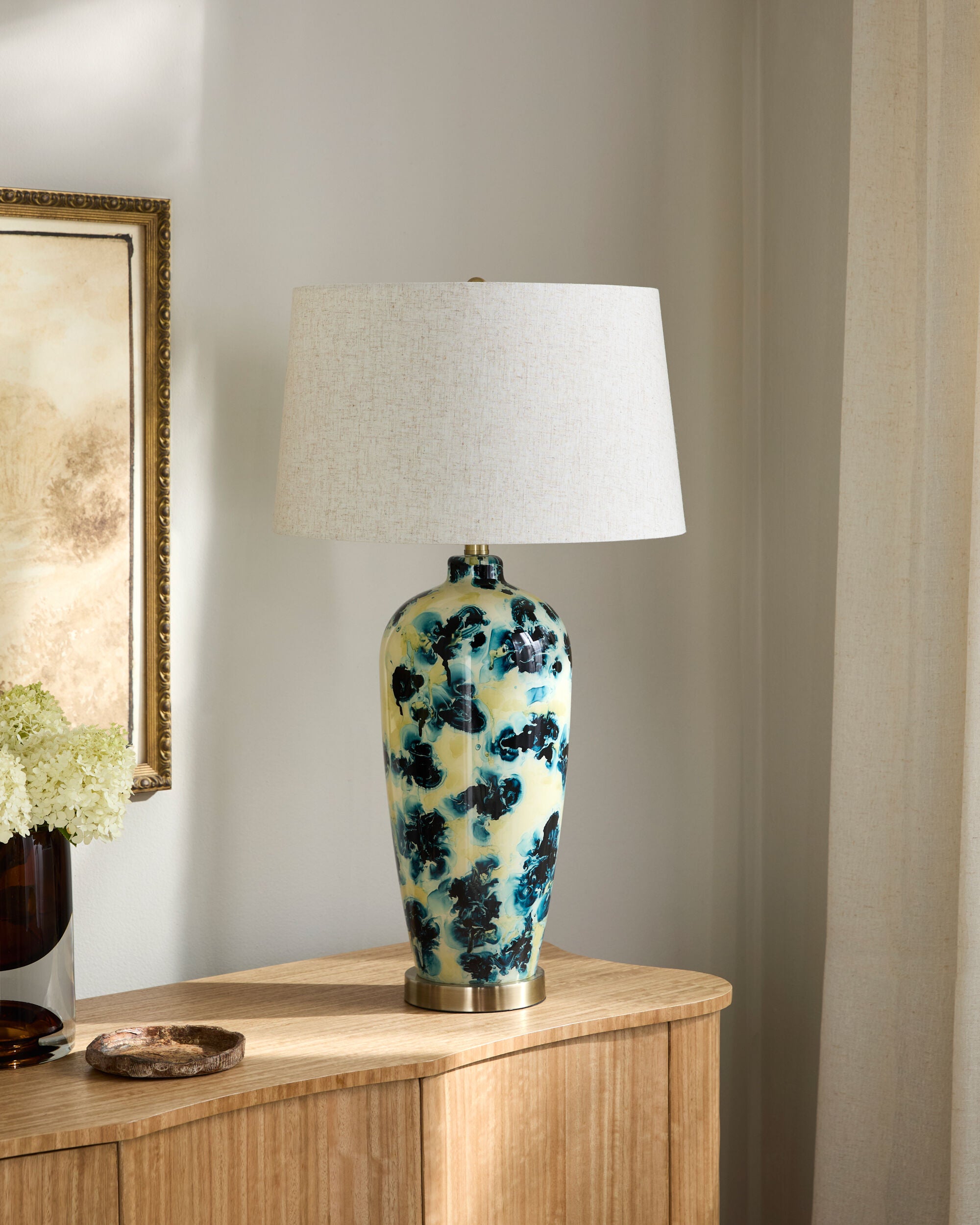 Snicarte Accent Table Lamp