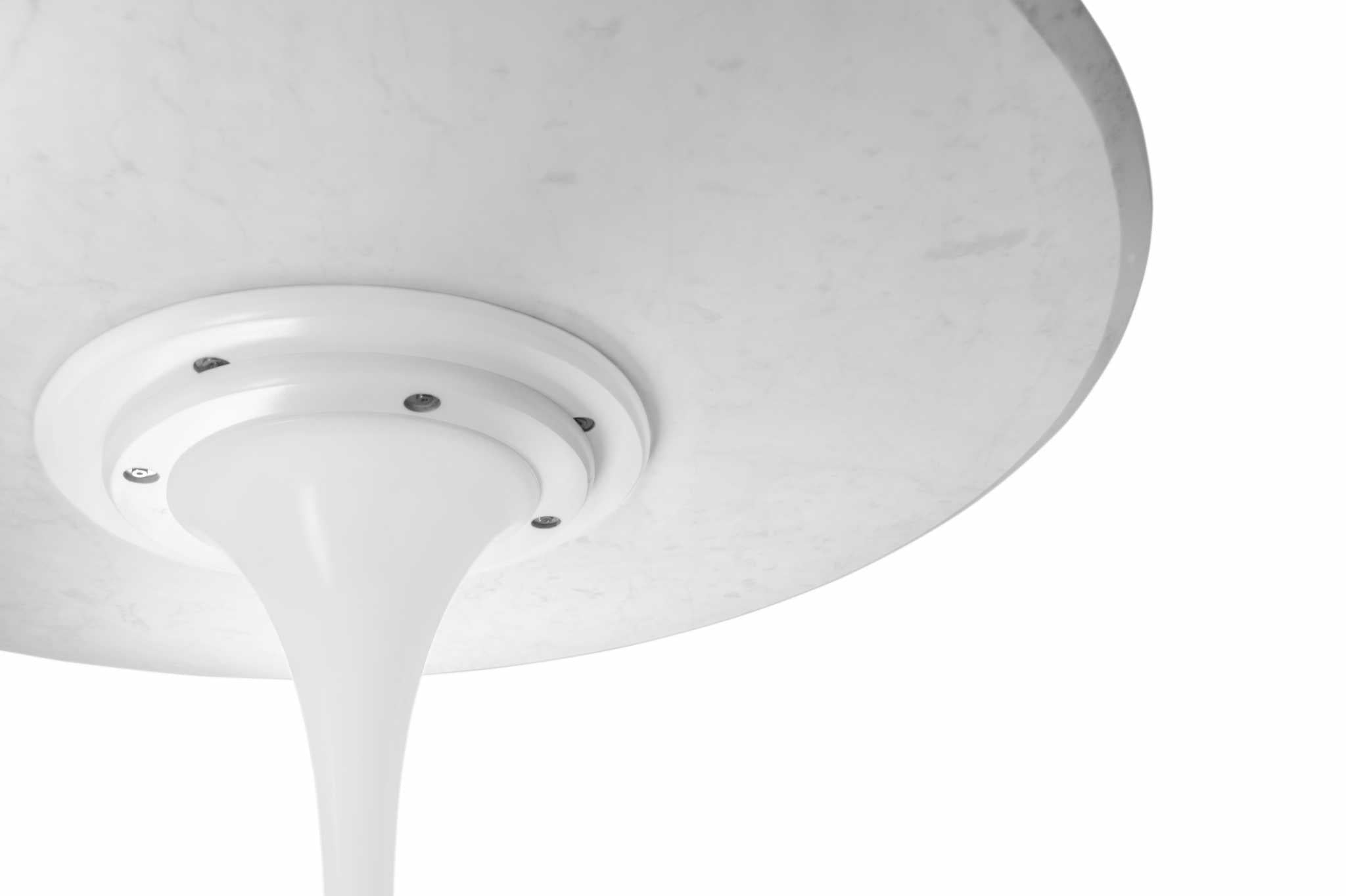 Eero Saarinen Round Tulip Dining Table (Carrara Marble)