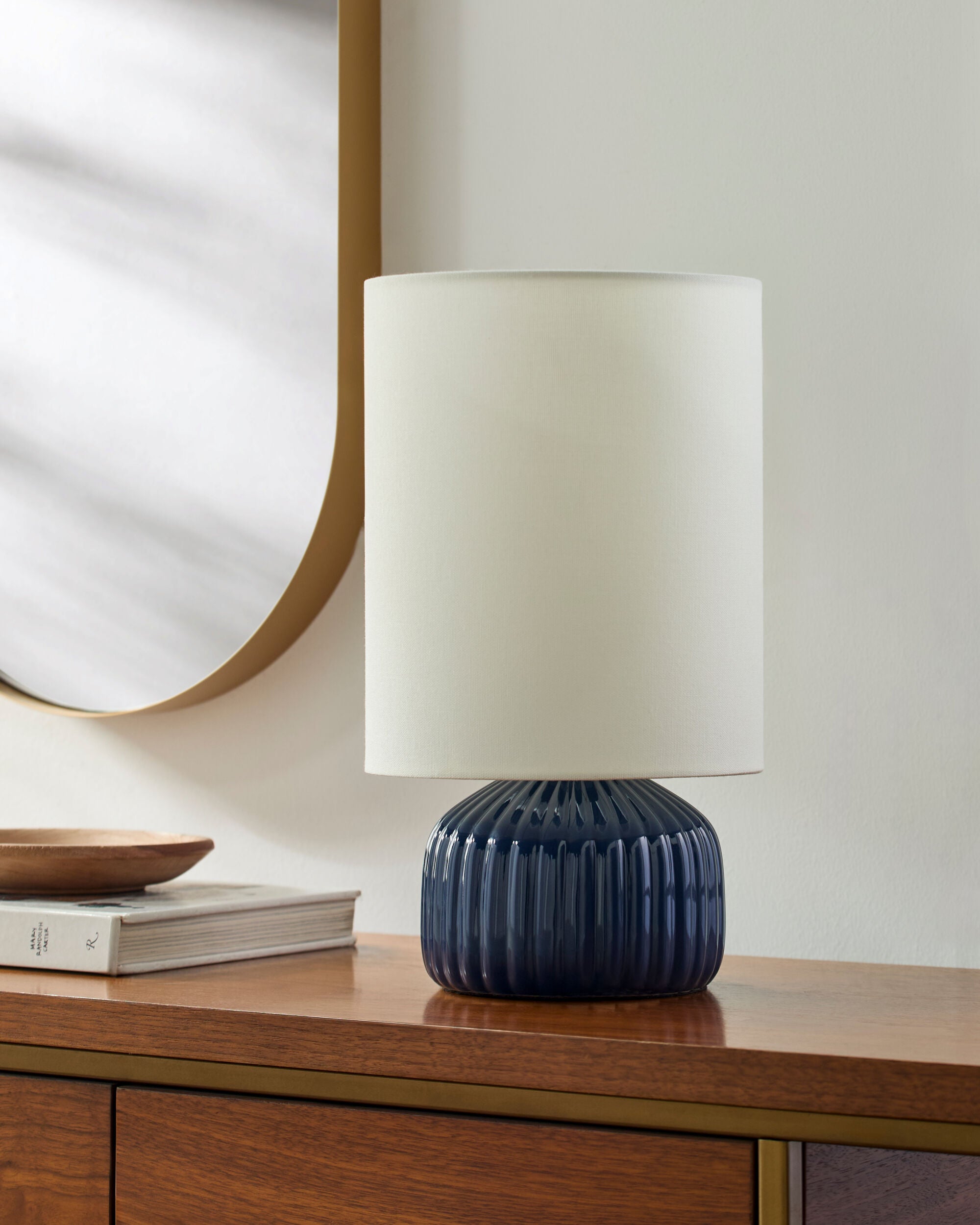 Vadso Accent Table Lamp