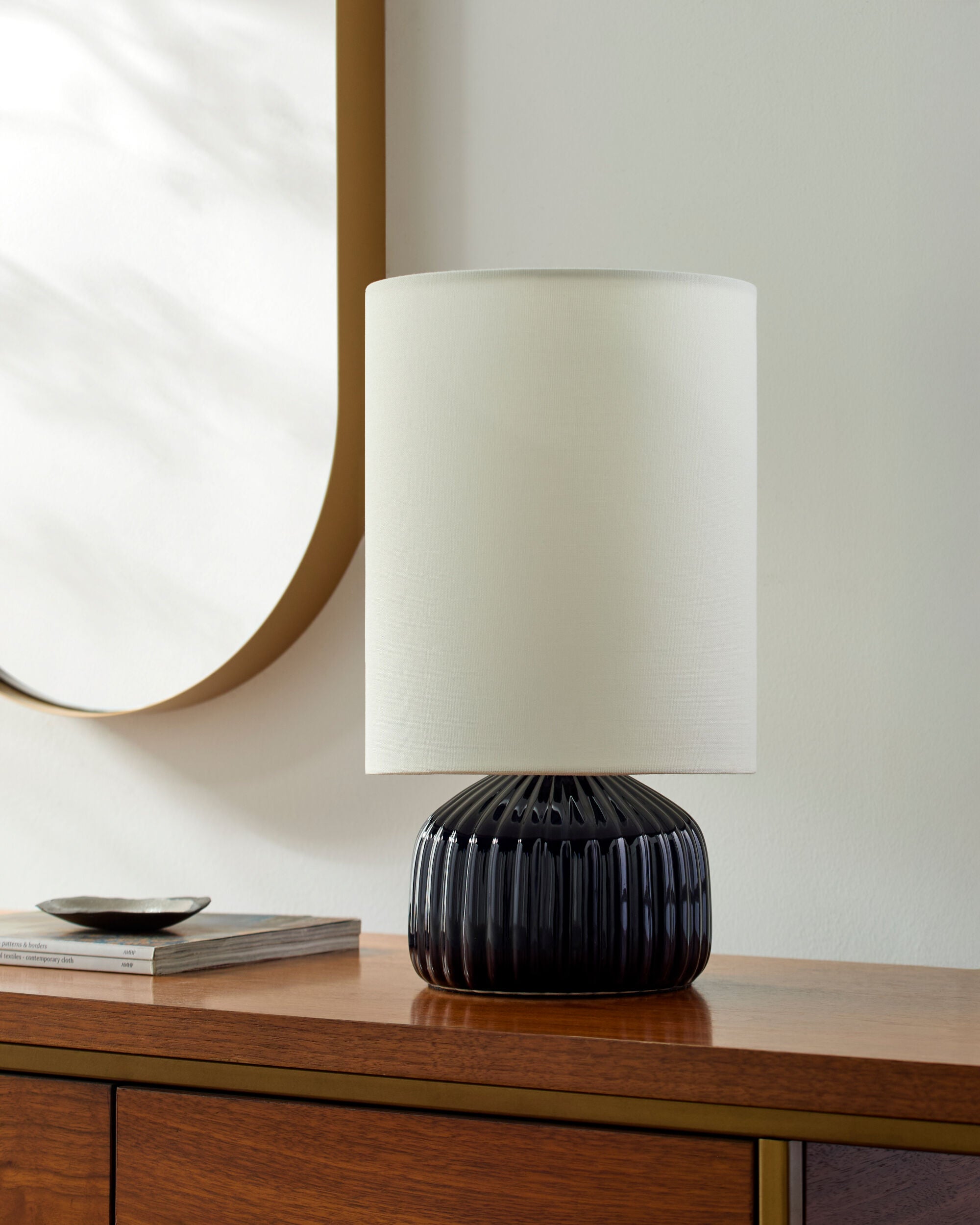 Vadso Accent Table Lamp