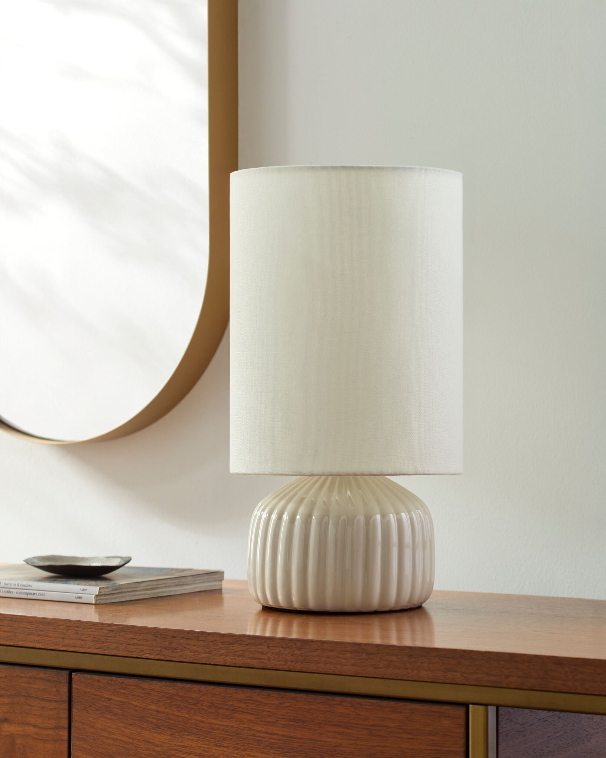 Vadso Accent Table Lamp