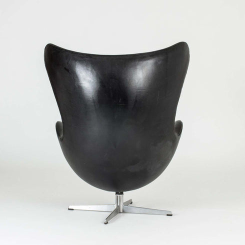 Egg Lounge Chair - Leather (Reproduction)