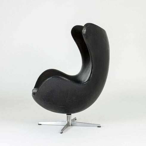 Egg Lounge Chair - Leather (Reproduction)